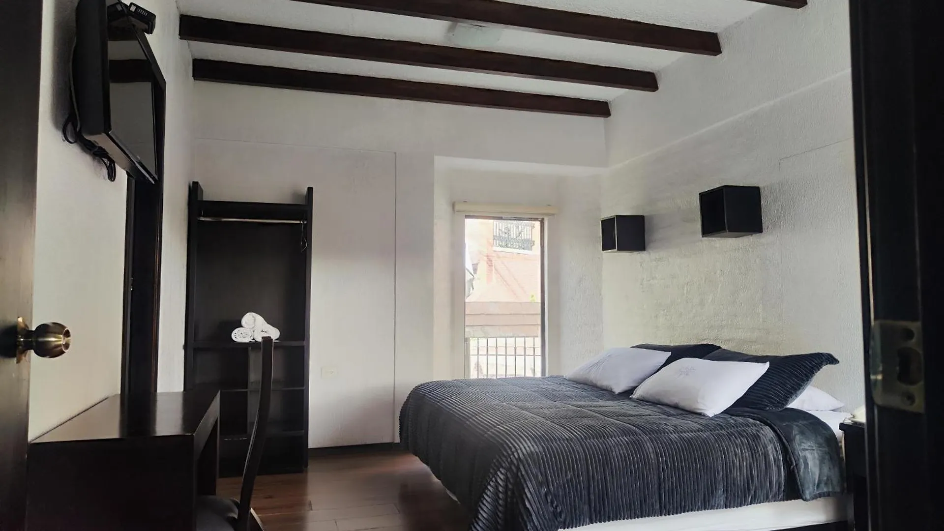 Hotel Bellavista Quito contacts