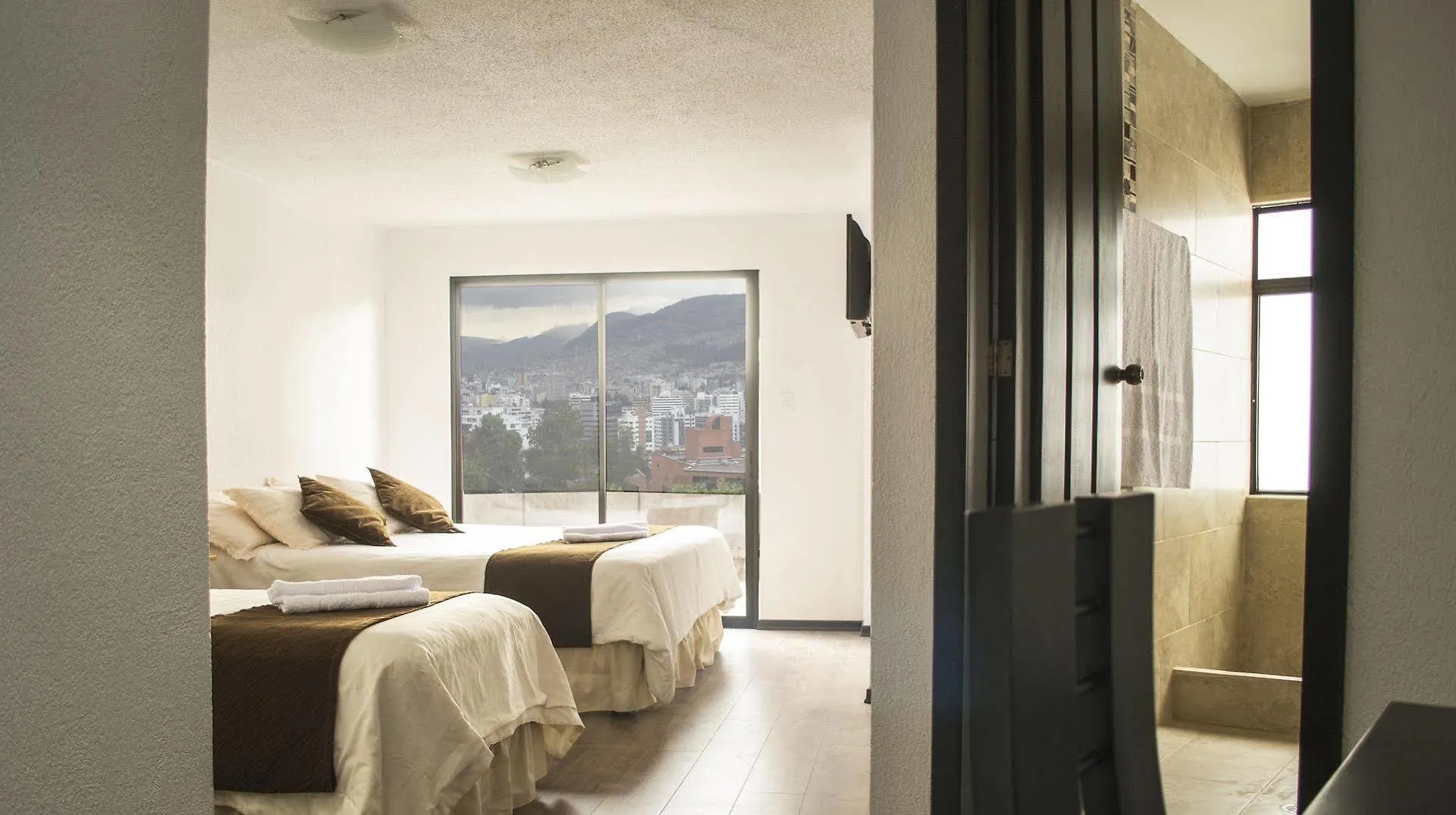 Hotel Bellavista Quito 3*,